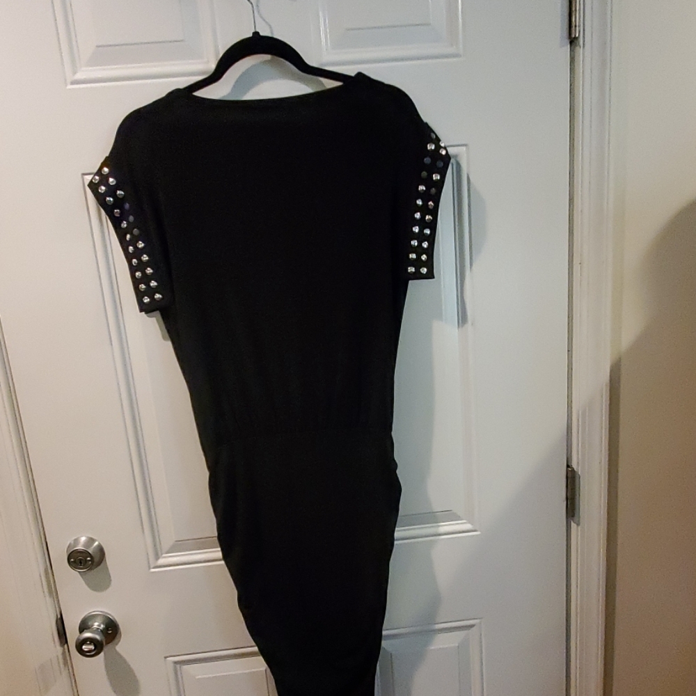 Clothes - Picture 4 of 4